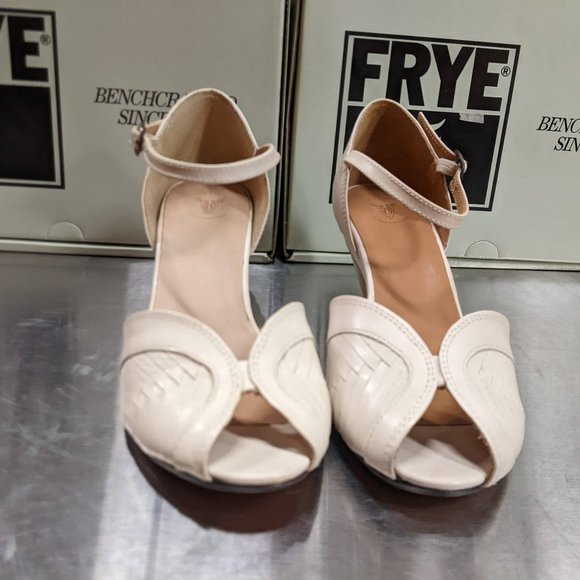 Frye - Ada Vintage Strap - Off White - Picture 3 of 9